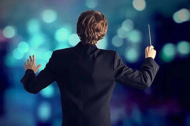 乐团指挥丨乐团中不可或缺的灵魂人物_音乐_课程_培训