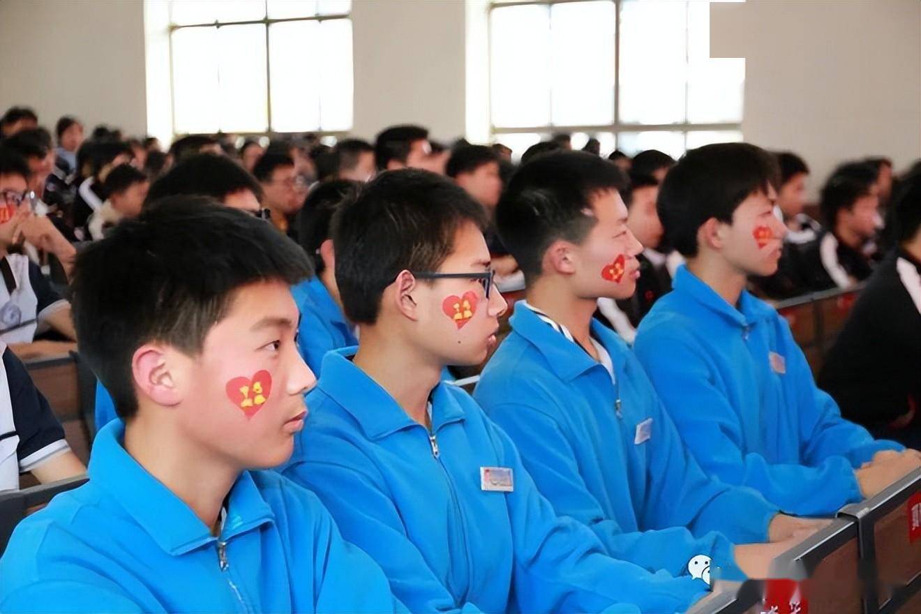 常德芷兰白云中学举行中考百日誓师大会_祝福_罗文_师长