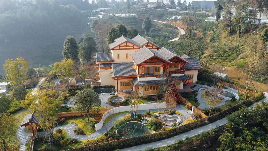 服务区(美食街,树屋咖啡厅,山谷图书馆,研学中心);4,朝阳湖生态旅游区