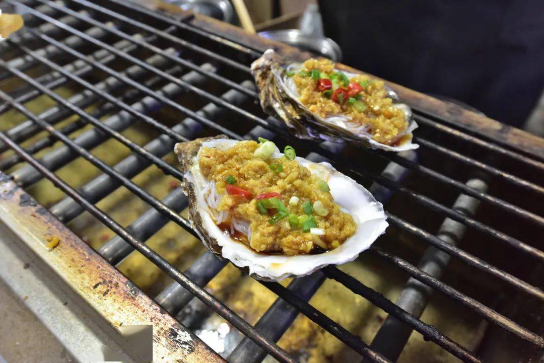 烤串烤生蚝花甲粉臭豆腐 昌平北邵洼村夜市全面升级重新开业_摊位