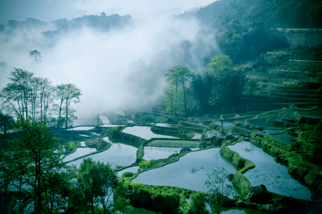 天空之城——云南绿春_哈尼_县城_山顶
