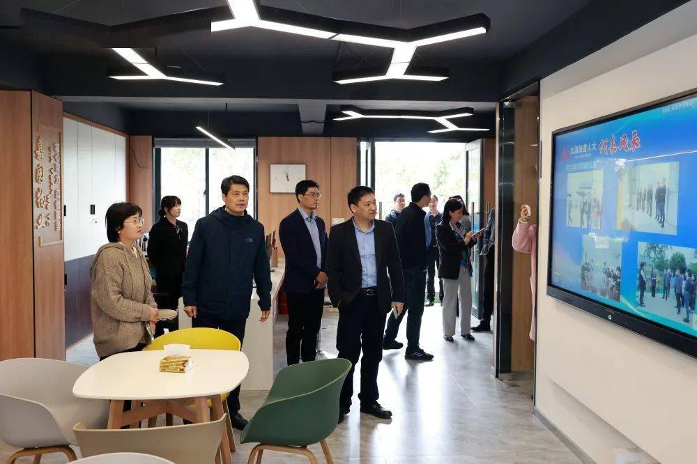 市人大常委会副主任梅梓华来长蹲点调研!_街道_太湖_工作