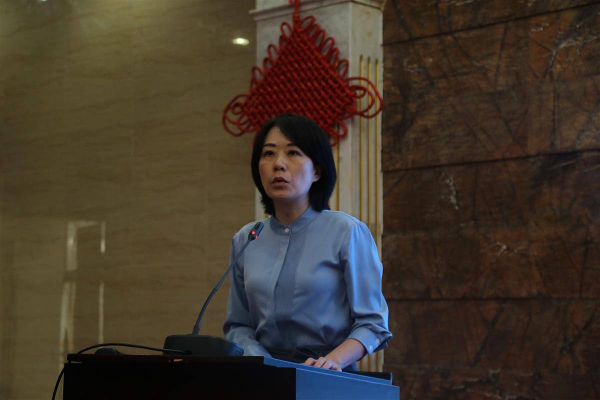 上海外高桥造船有限公司人力资源部部长助理马晓伟感谢武汉船院为企业