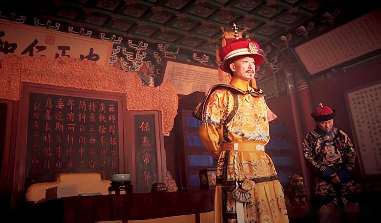 说两日后当今皇上要派御前侍卫前来宣旨