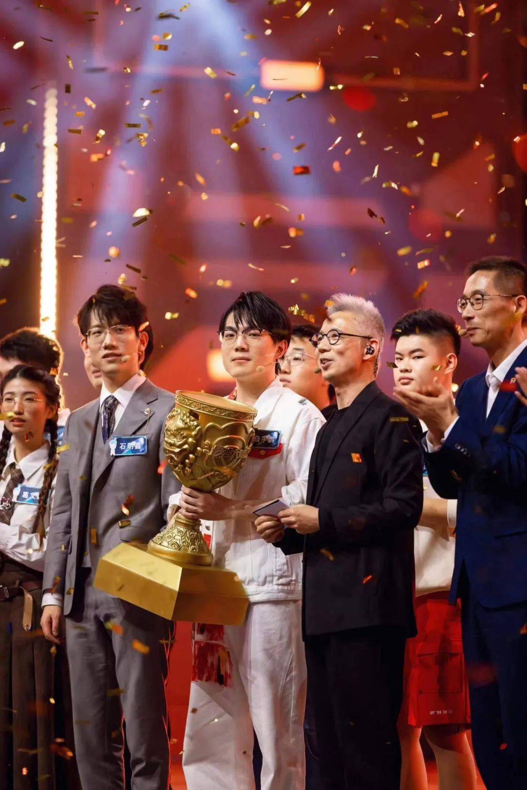 太原小伙儿白宇鹏卫冕《最强大脑》第十季脑王并荣膺"中国队长"_节目