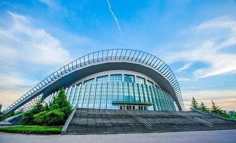 是谁被剧中这专业的体育馆羡慕哭了取景地:中国石油大学(华东)电视剧
