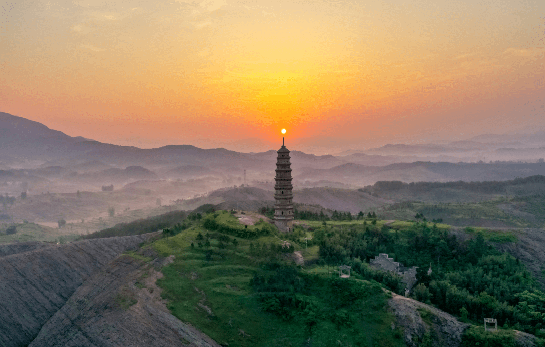 南春友先生大型摄影画册《九龙山》首发式暨作品研讨会举行_麻城_文艺