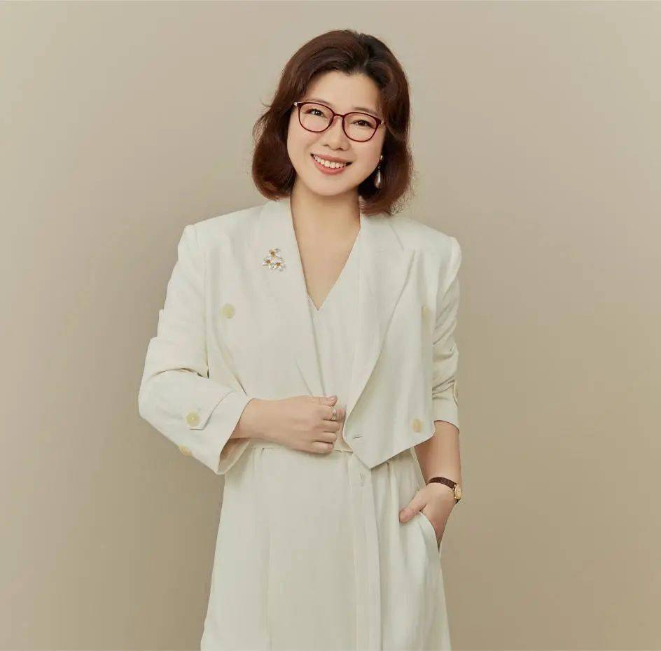 听见女性的声音:以她为镜,成为更好的自己