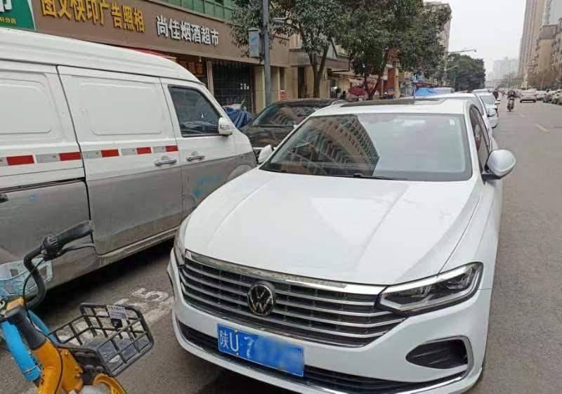 【图集】比泊车还难的是挪车 网传挪车攻略能否靠谱？记者体验