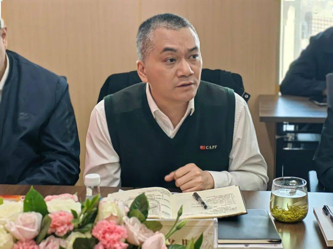 热烈欢迎宜宾五粮浓香系列酒有限公司董事长刘华一行莅临义顺集团调研