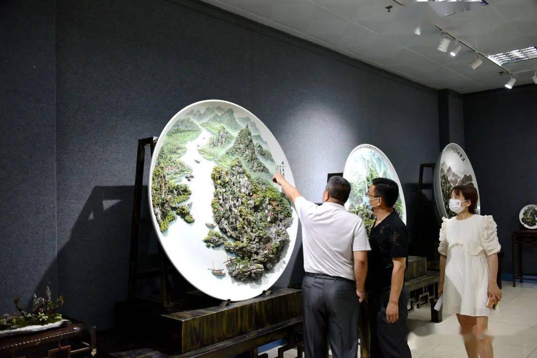 富哥话英德--两件"国宝"级英石碟景_盆景_南山_假山