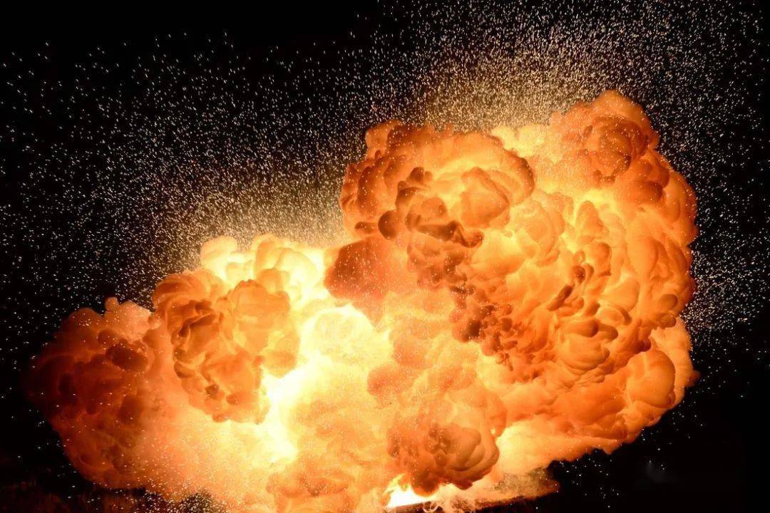 炮炸小配方:面粉 火焰= "boom!"_粉尘_可燃性_燃烧