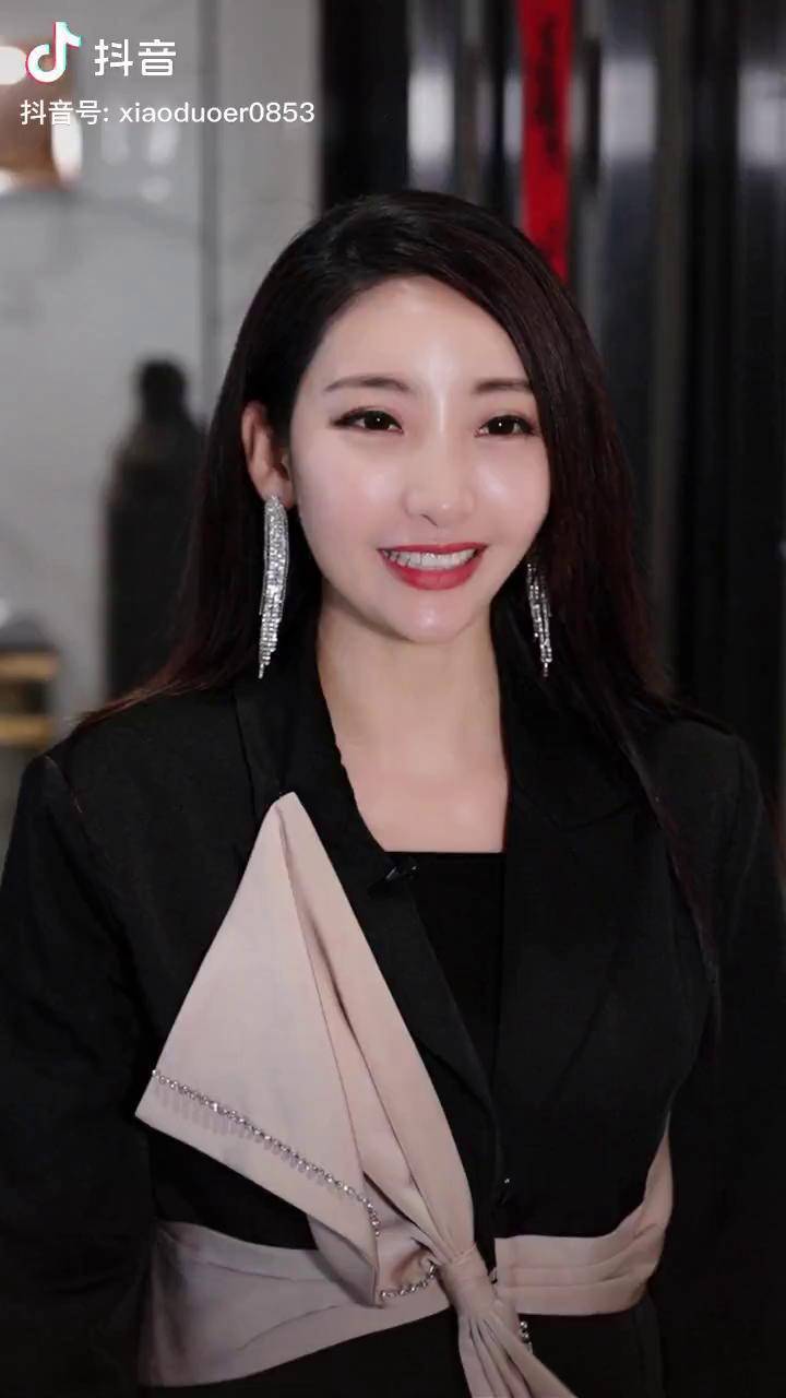 萧朵儿 大数据推荐给有需要的人 传递满分笑容 播放