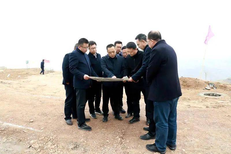 3月26日,县委书记王新强深入城关镇雷山村,黄山村,刘湾村,君山村和