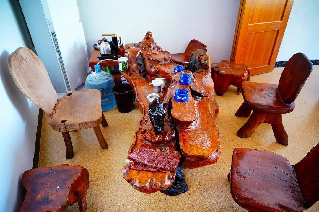 罗定人赶紧码住!正宗土法窑鸡,皮弹肉嫩多汁!_奔悦_土窑_纸巾