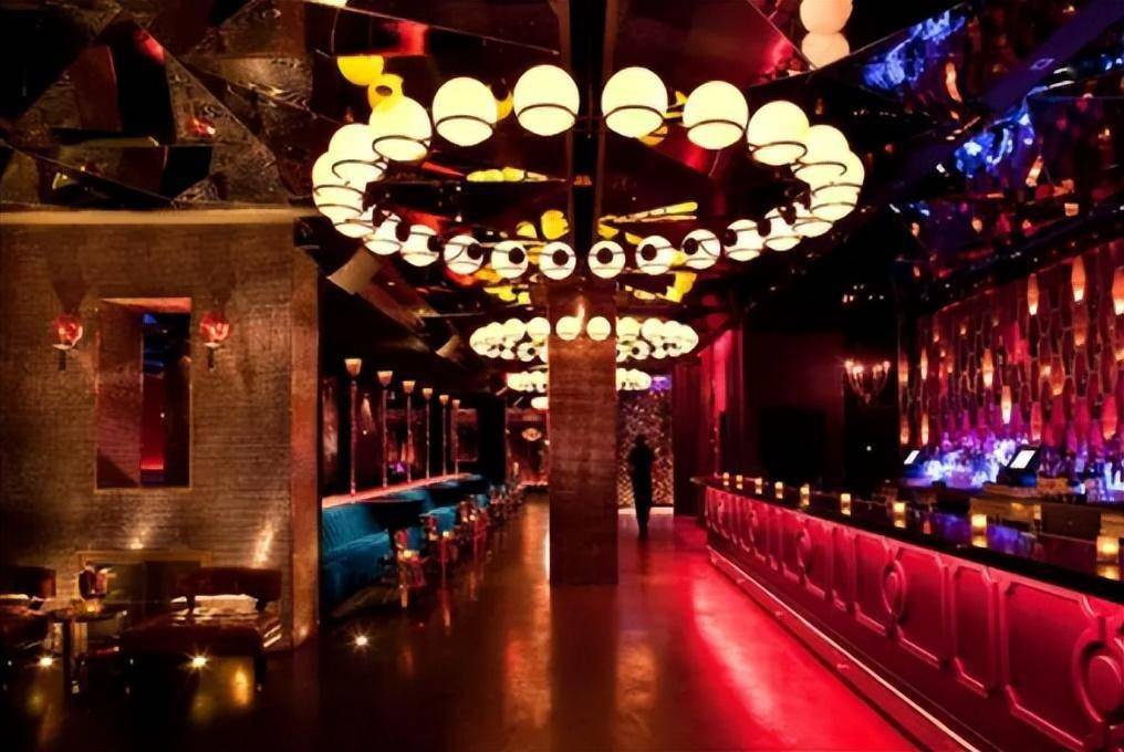 2019年白马会所覆灭记:令无数富婆欲罢不能,因头牌鸭王一夜覆灭_工作