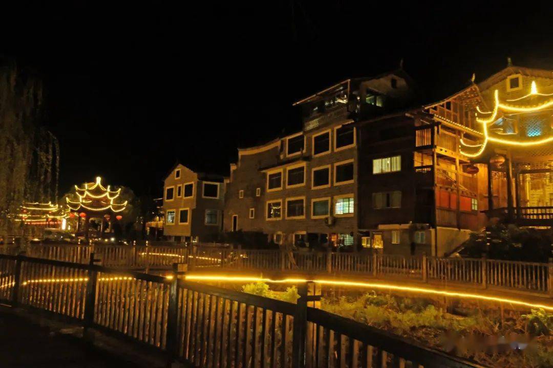 【特稿】贵州天柱:三门塘夜景璀璨夺目_侗寨_灯光_魅力
