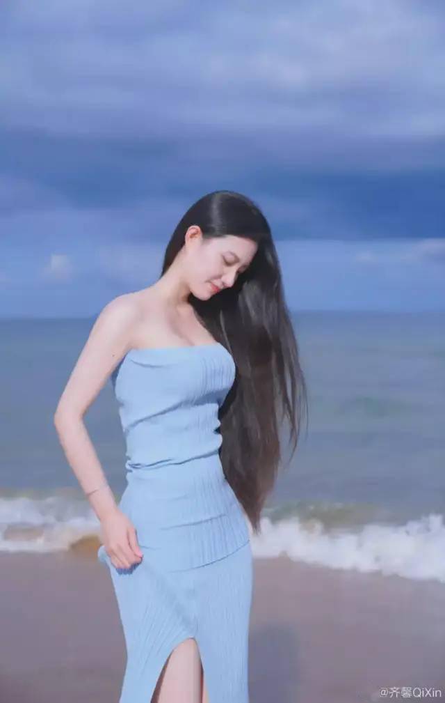 173cm"传媒校花"身材私照曝光,长发及腰甜美颜值,初恋味道