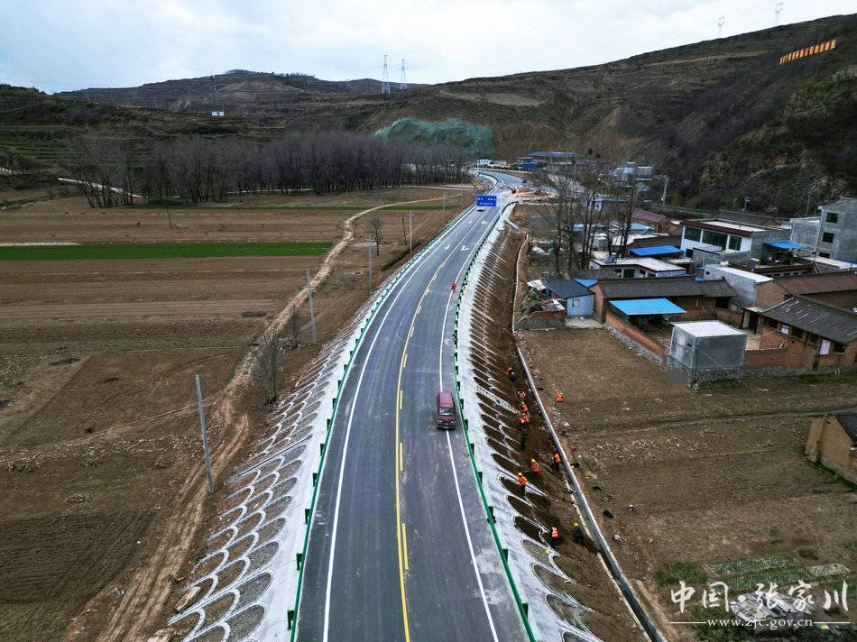 【感恩奋进七十年 同心筑梦新时代】静天高速张家川段即将建成通车