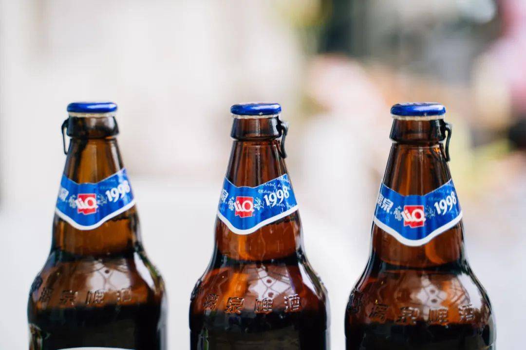 小度加料啤酒重磅上市!加更多口感,任我爽!加更多香气,任我爽!