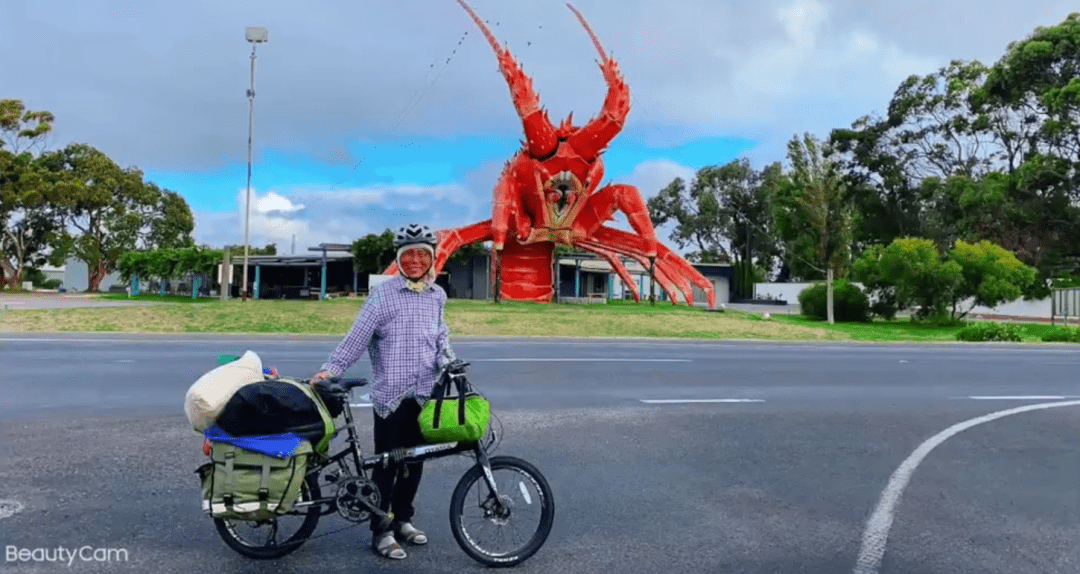 65岁的她骑自行车环游世界,终于为自己而活_李冬菊_来源_旅行