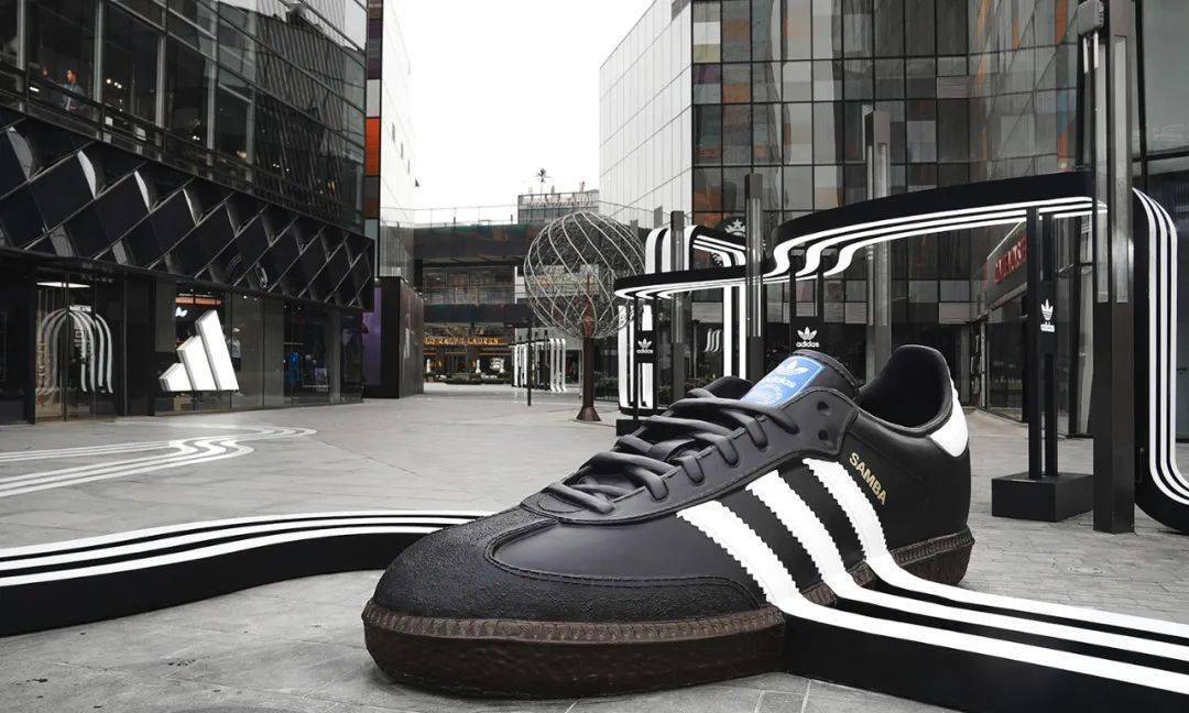 adidas三里屯图片