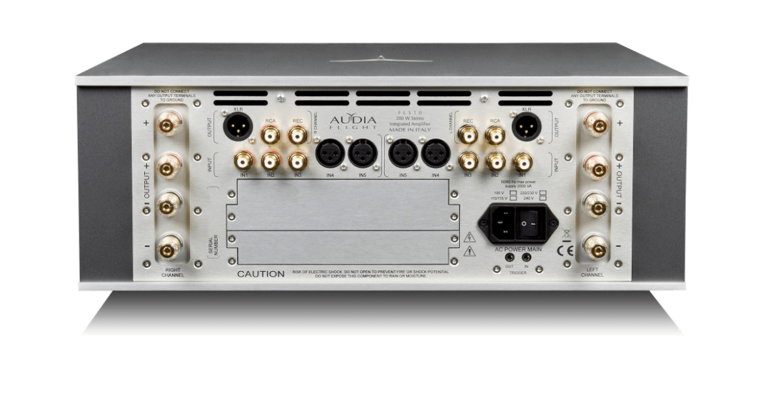 fl cd three s cd播放器,搭配的是一款audiovector r3座地式音箱来