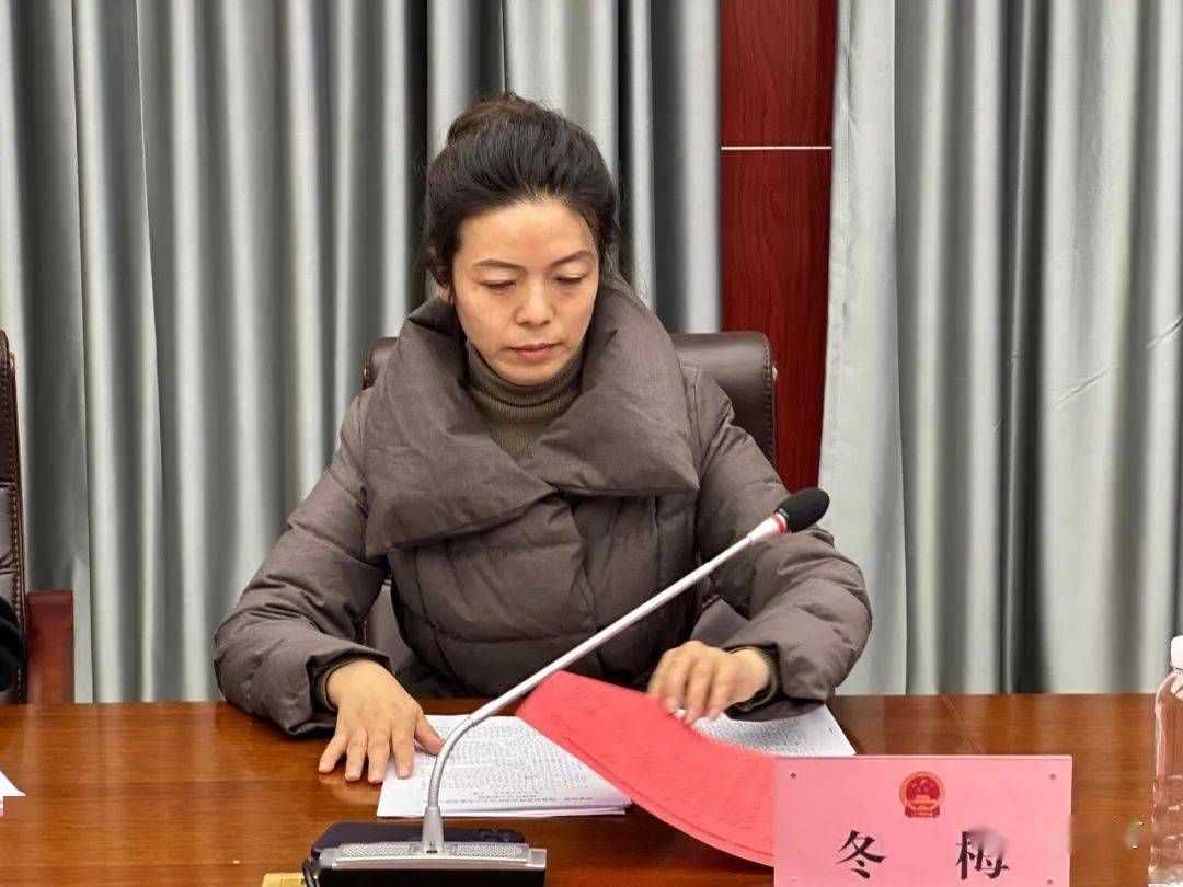 代表县人民政府对称多县教育局开展的第一期兼职教研员团队成立和名师