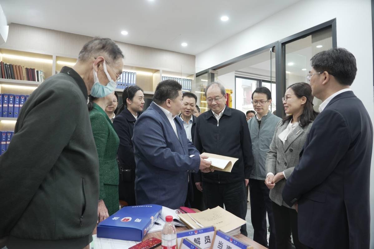 李火林调研法治政府建设情况时强调 推进依法行政 营造最优环境_营商