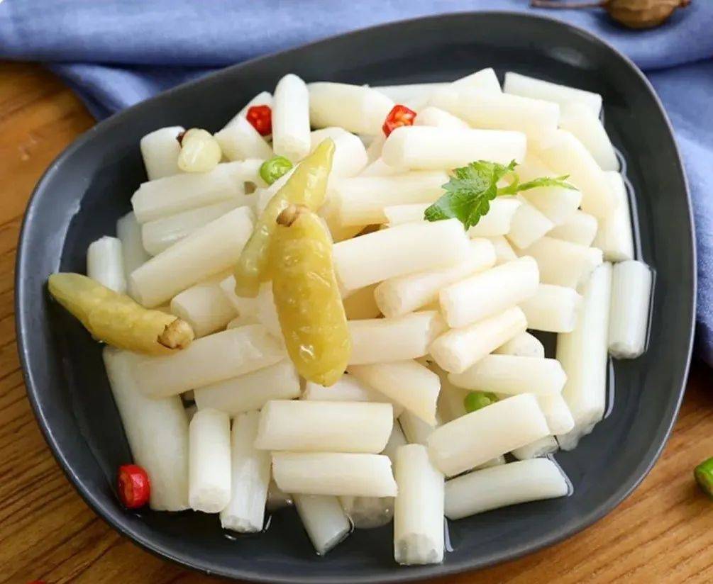 洪湖泡椒藕带25元2包,湖北特色美食,鲜嫩爽脆,我能炫两碗饭!