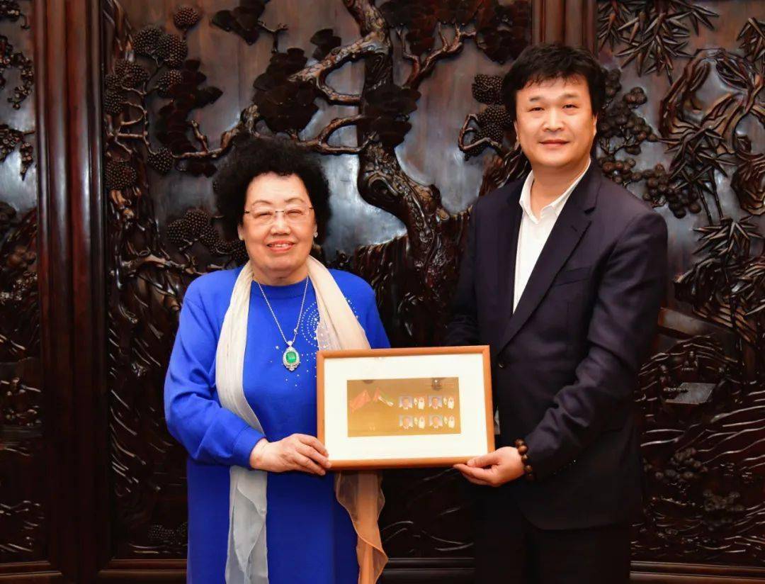 陈丽华馆长会见亚洲青年领袖论坛刘海江秘书长一行_会长_工作_北京