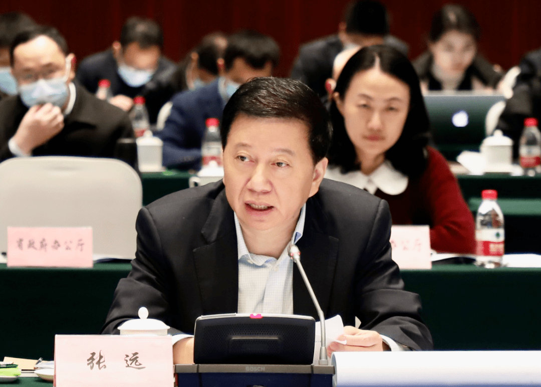 会上,福州市委副书记,市长吴贤德,省发改委主任孟芊,省委网信办副主任