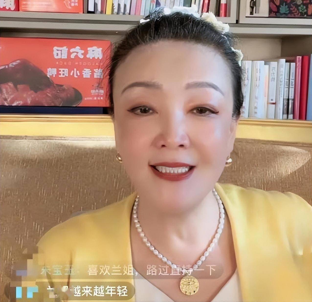 张兰又被曝欠薪！前助理发文控诉，已申请劳动仲裁_文文_网友_直播