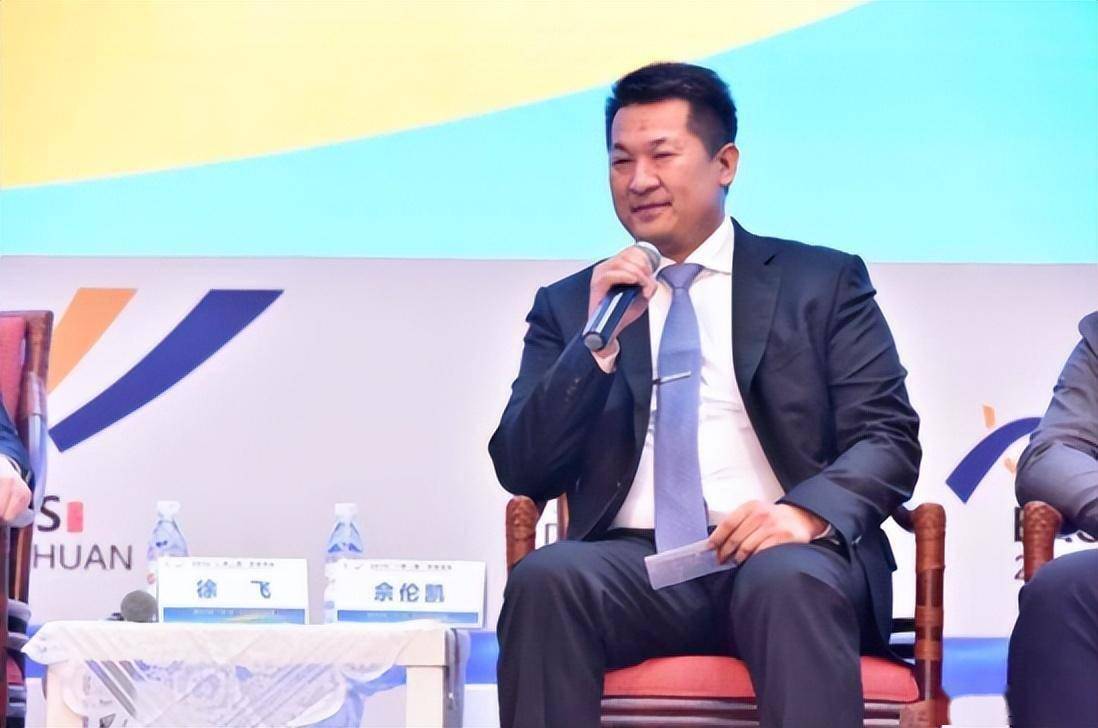 佘伦凯:诈骗中国人21亿,赌博,贩卖人口的全球通缉犯,终于栽了_警方