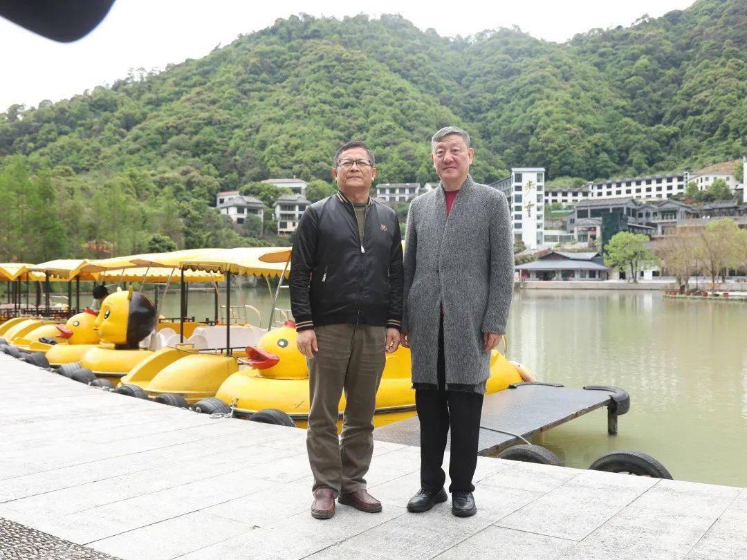 在欢迎晚宴上,北溪文苑董事长郑文红先生致欢迎辞,并与在座各位来宾