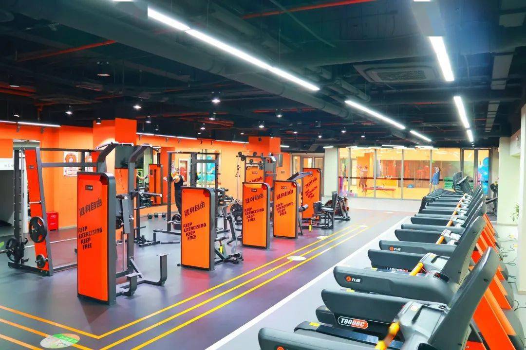错峰健身,这家市民健身中心篮球场免费时间段你享受到了吗_小时_羽毛