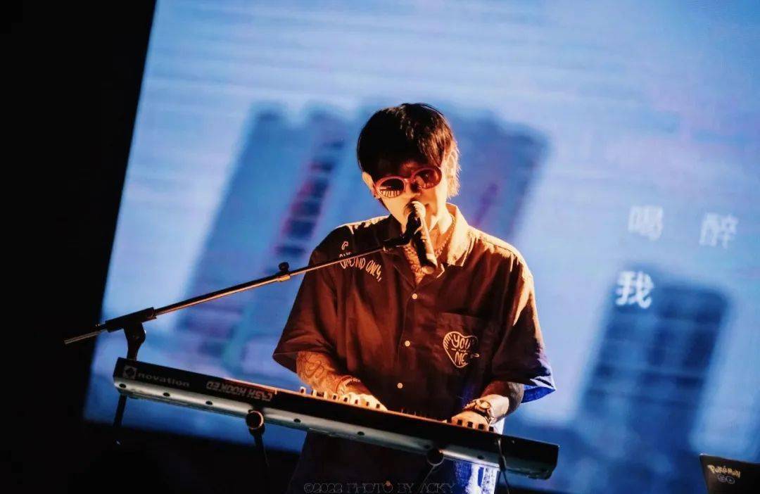 14 | corki刘宗鑫邀请你到现场来,一起无尽下坠!_音乐_歌曲_falling