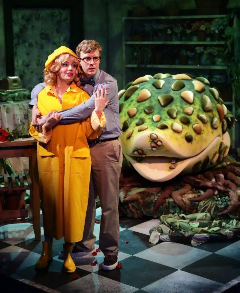 那年的奥利弗奖最佳男配角,是7个男人和1只老虎_操偶师_舞台_因为