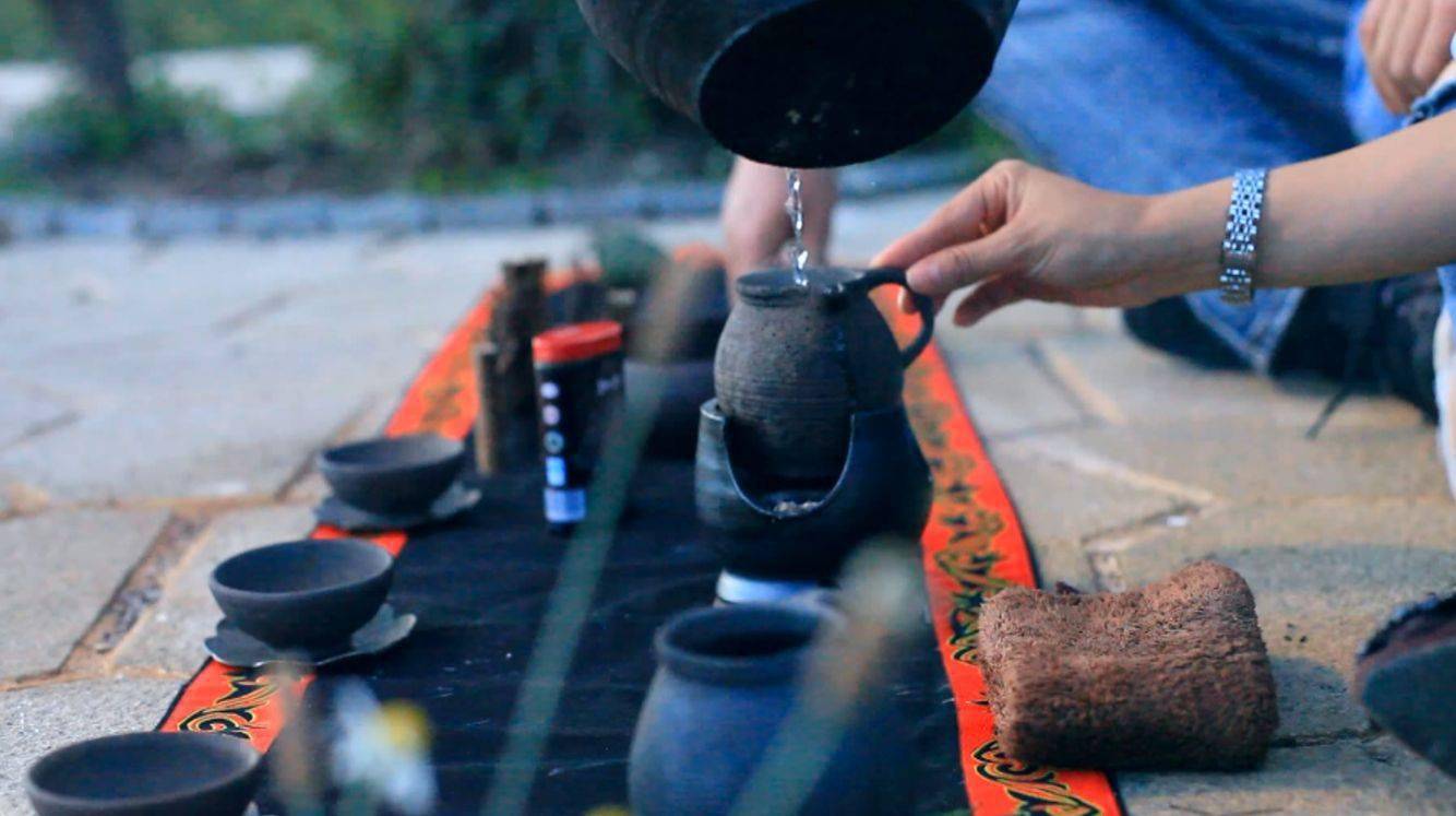 乌撒烤茶:蕴含三千年的历史和民俗_威宁_发展_茶园