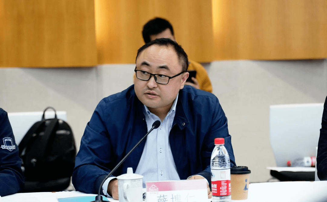 薛博仁表示,未来,将以"一门式服务进园区"为契机,围绕嘉定产业特色