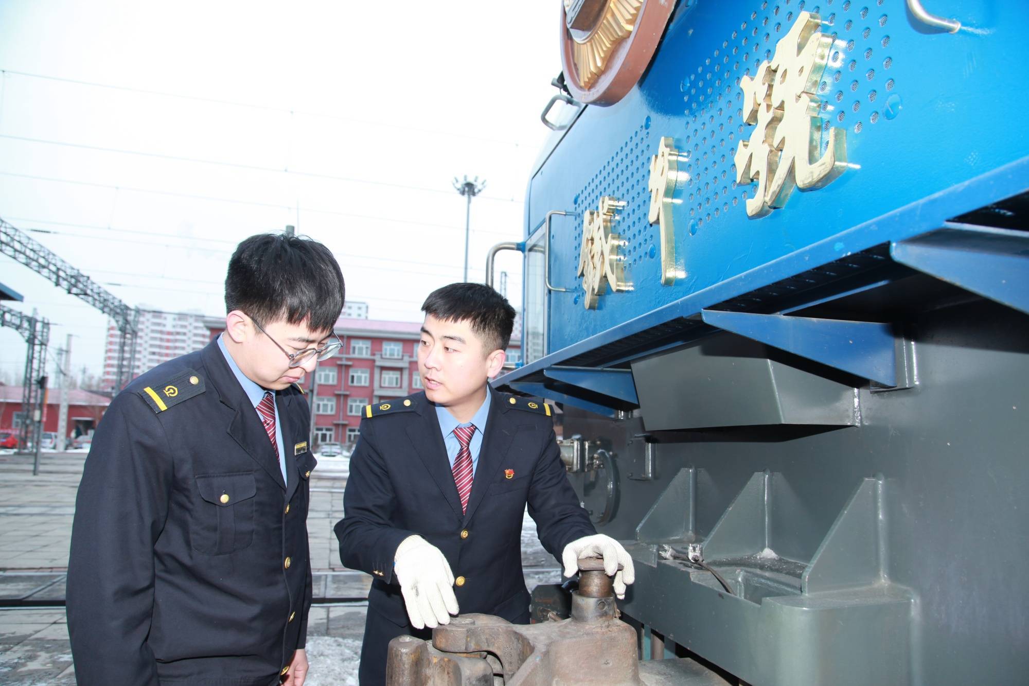 【踔厉奋发】"铁牛号"的又一次临时任务_纪鹏_机车组_哈尔滨