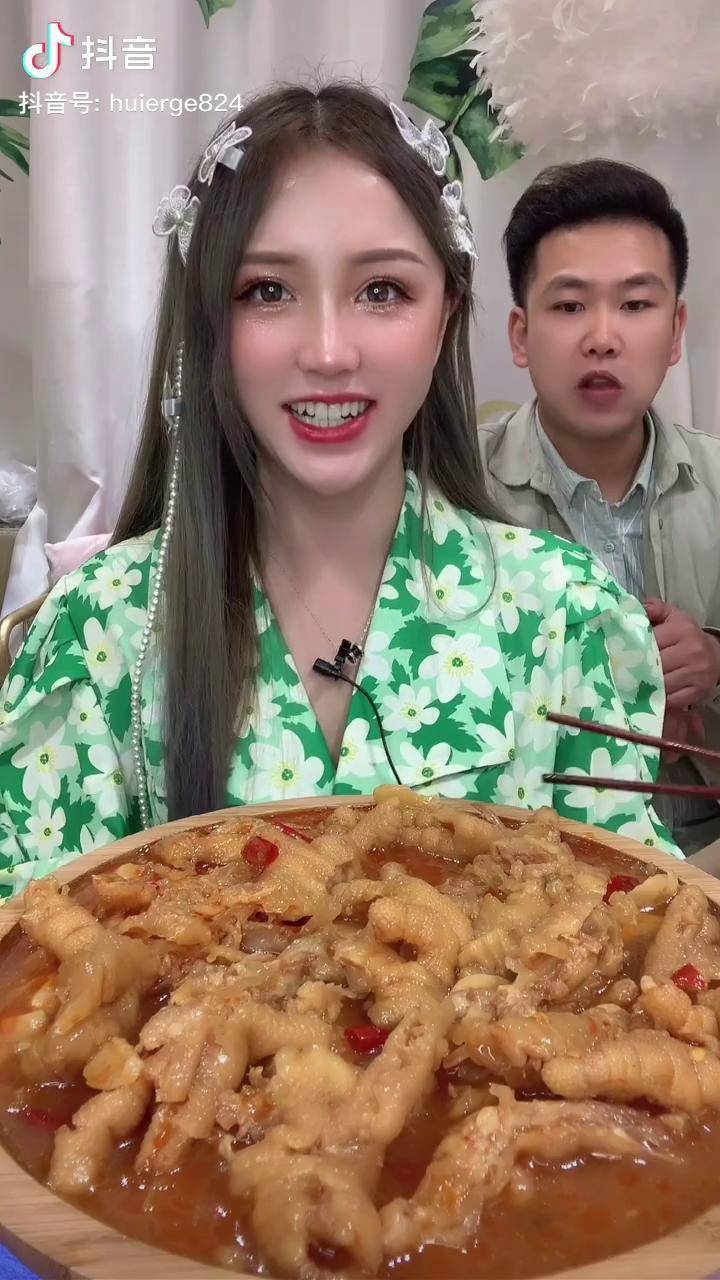 酸辣无骨鸡爪 也太好吃了吧 超级爽口慧儿哥美妆 陈情女孩～ 美食分享