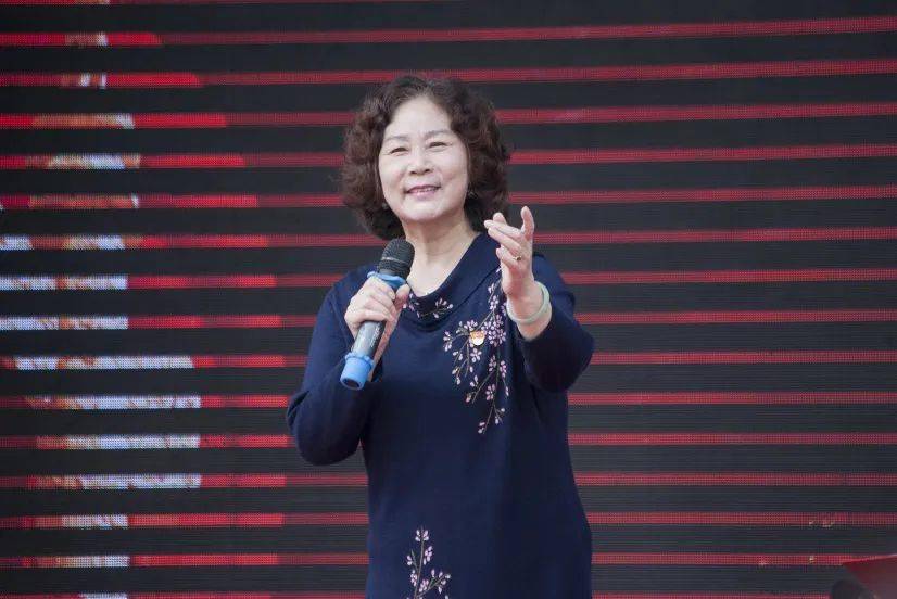 "奋进新征程 礼赞新时代"天津人艺红色轻骑兵走进武清区大碱厂镇社区