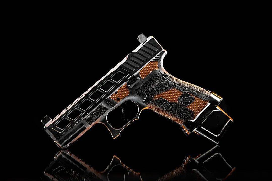 【枪械美图】看这线条 材质 手感 真的是一种风骚的艺术_战术_公众