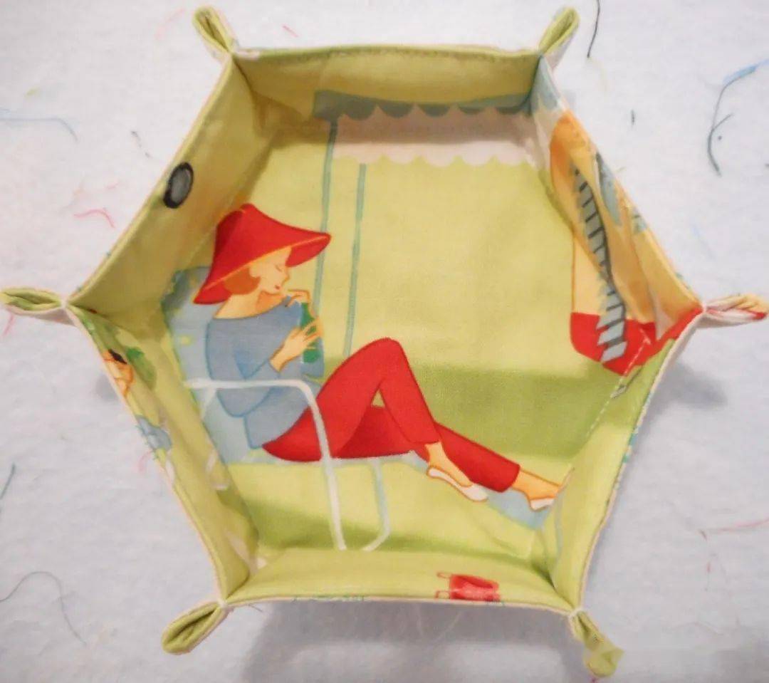 两块布相叠折了无数个收纳篮,家里再多的杂物都能收下!