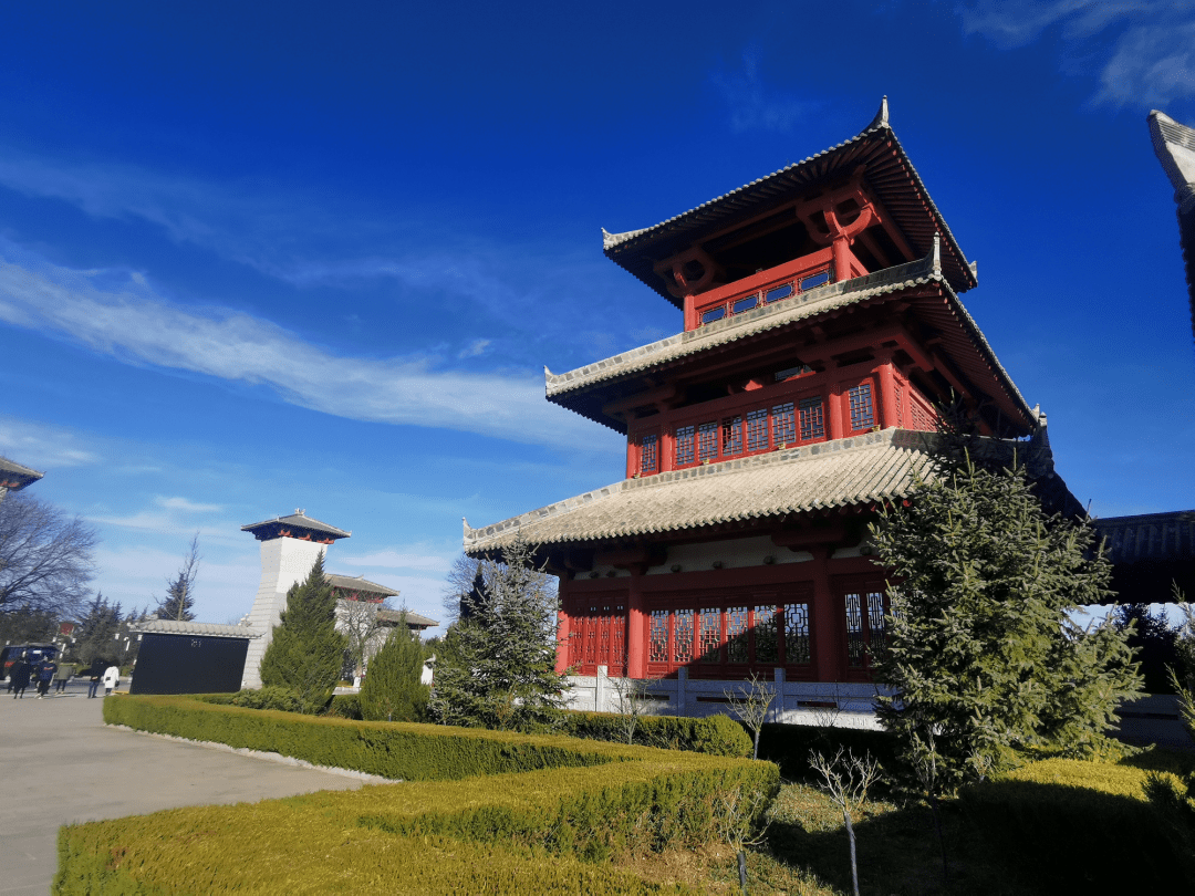 日光斜照集灵台·春来相约游荆山_藏品_文化_旅游