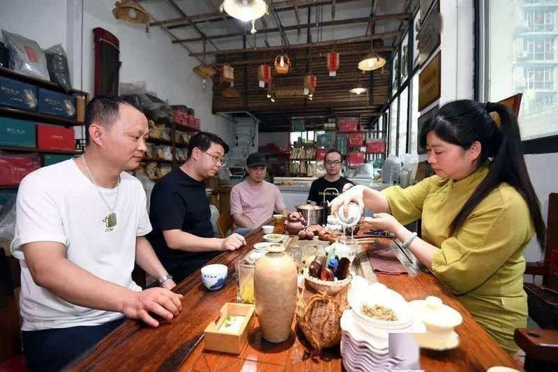 贵阳市南明区:茶城回暖 春茶畅销_茶叶_贵州_订单