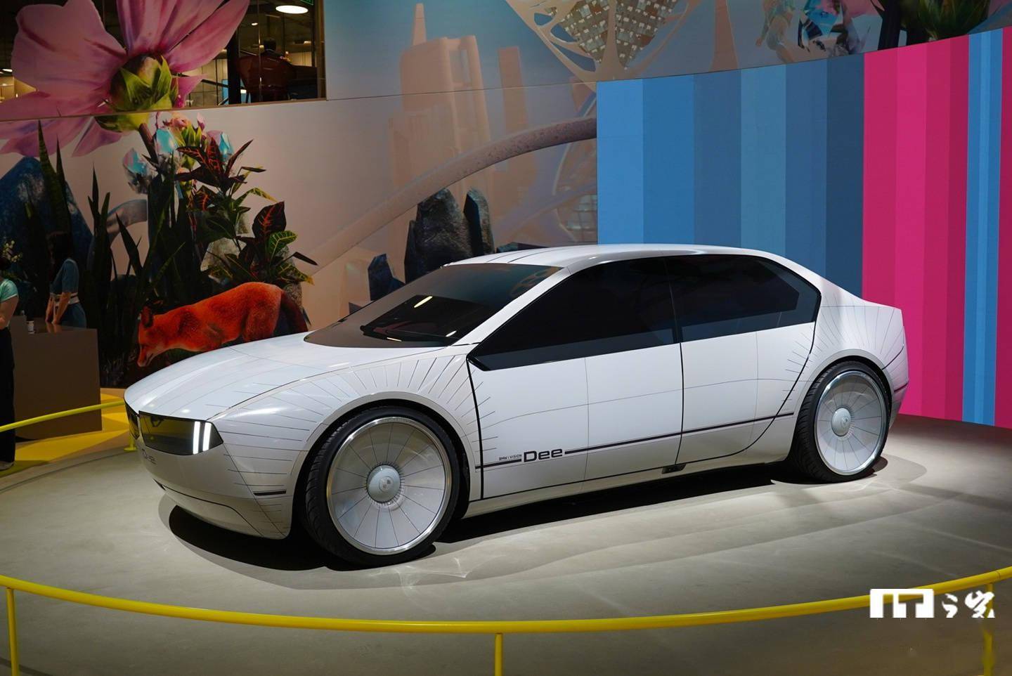 宝马i Vision Dee概念车实拍 量产车型预计将于2025年面世