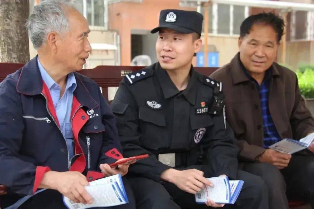 洛阳市公安局特警支队:积极开展"三进" 活动,稳步提升群众安全感_重点