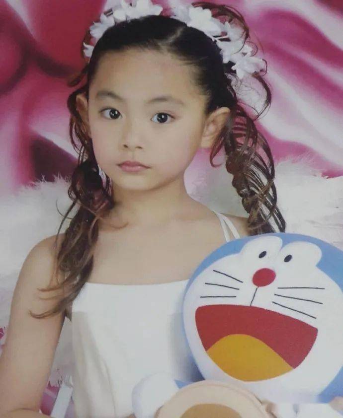 安可生唱她唱得最糟?张元英有多忙?_活动_gaeul_行程